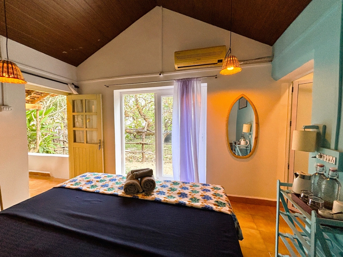 Deluxe sea view room - The Blue Room Bed room